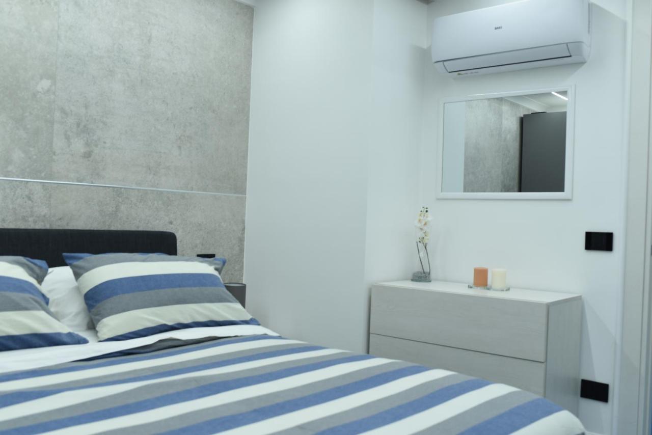 Appartamento Chiaja Lux House *